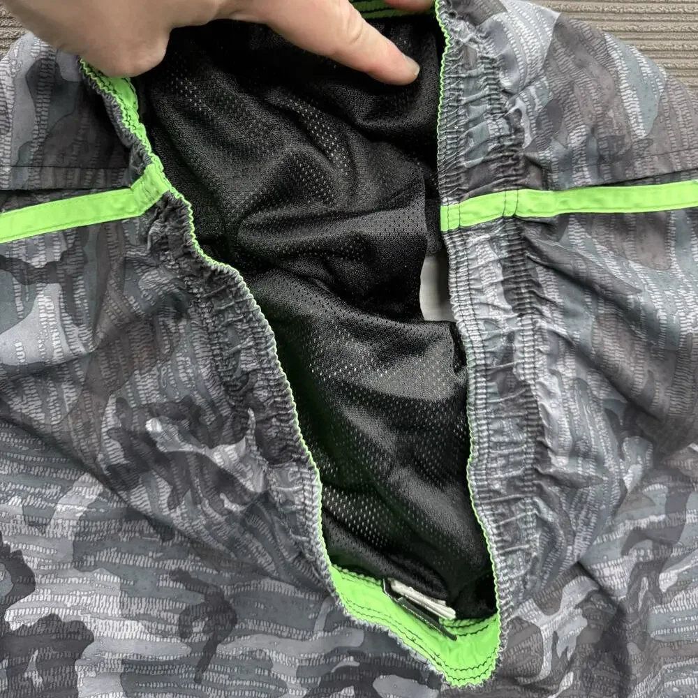 Nike Swim Shorts Men Large‎ Gray Camo Polyester Lined Beach Weekend Vacation.